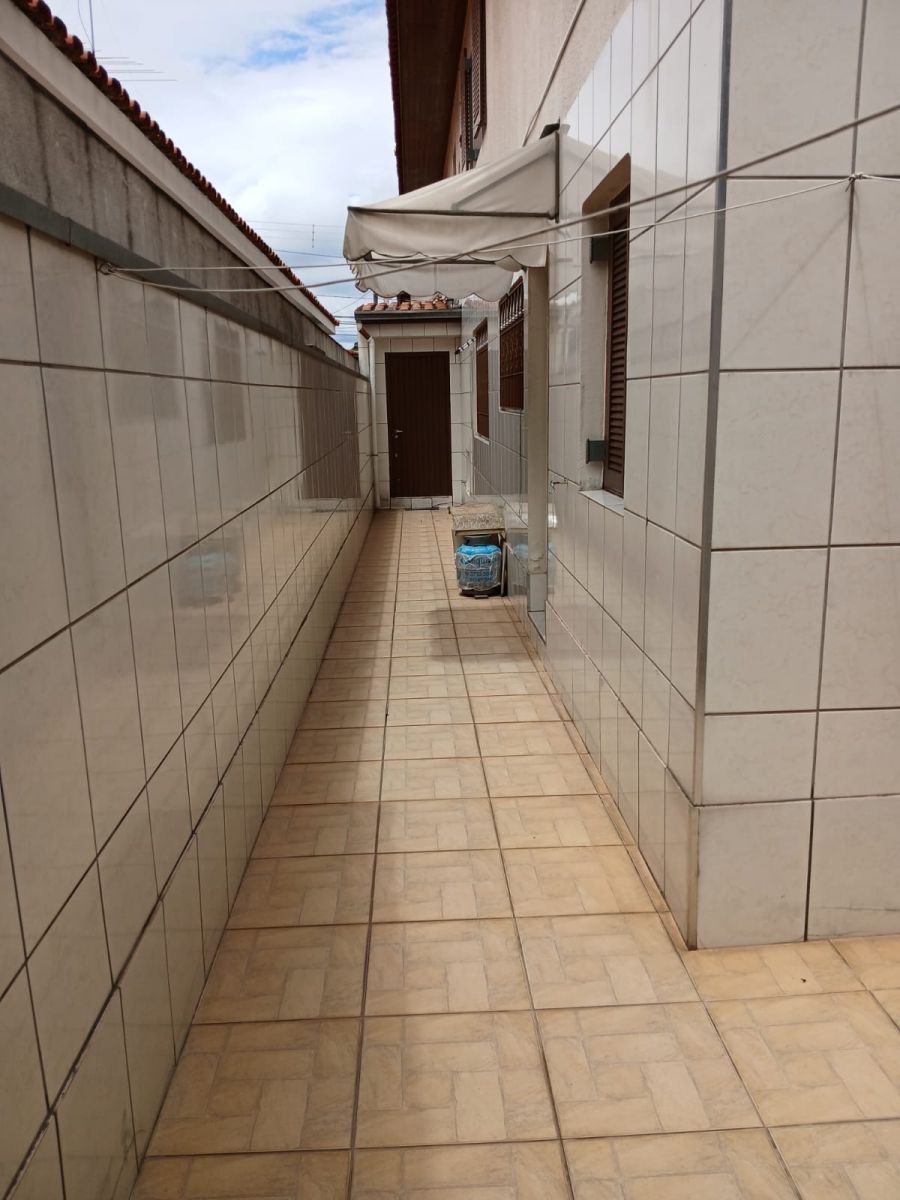 Corredor Lateral Cozinha