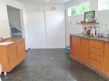 Cozinha da rea de servio com Churrasqueira